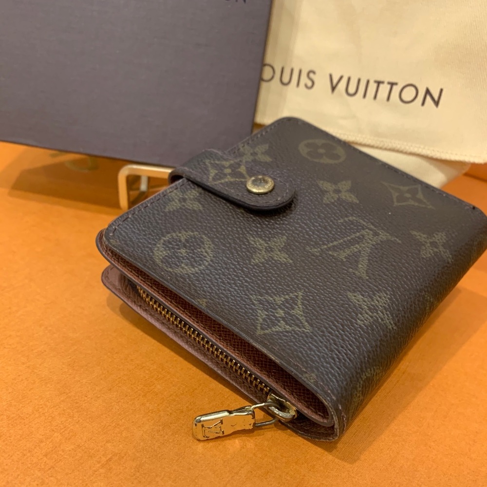 Louis Vuitton Monogram Compact Zip Bifold Wallet - Picture 5 of 16